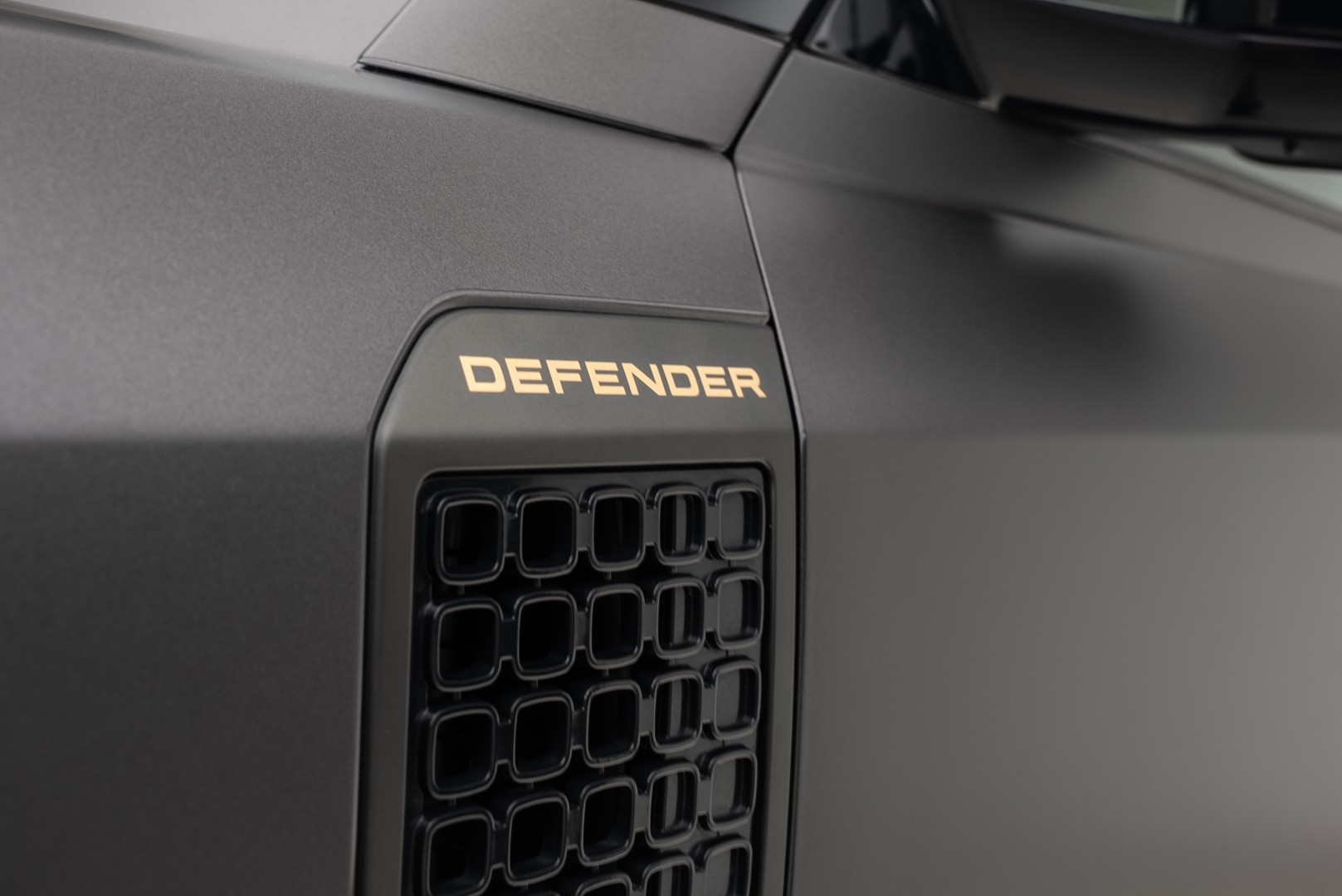 2025 LAND ROVER DEFENDER P635 OCTA | GCC 5 YEARS WARRANTY | 635 HP | HIGH SPEC |